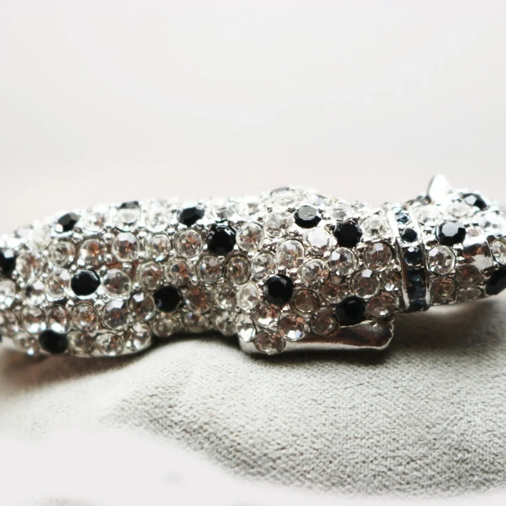 ⚜️🐆 KENNETH JAY LANE CRYSTAL LEOPARD BROOCH 🐆✨